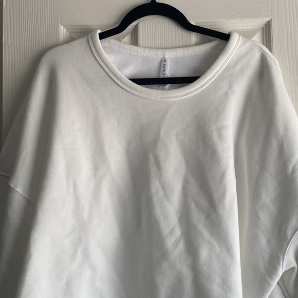 White Fabletics crew neck criss-cross tied back sweatshirt. Size L - Picture 2 of 5
